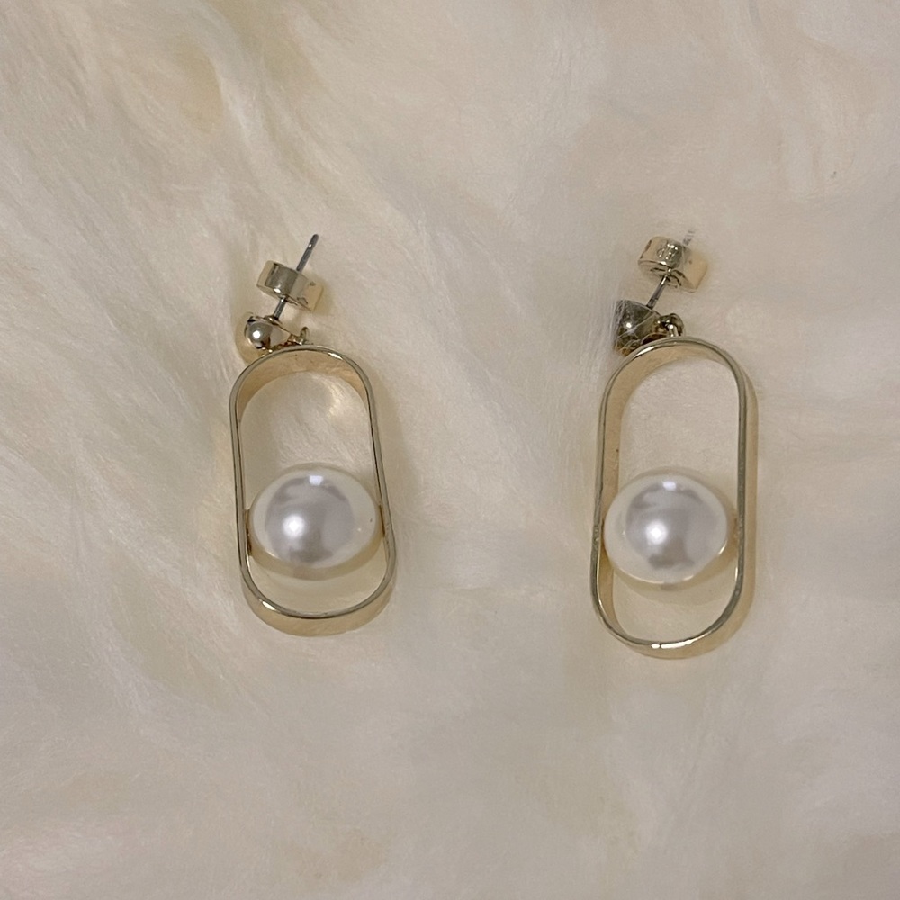 Banana Republic Pearl Golden Earrings